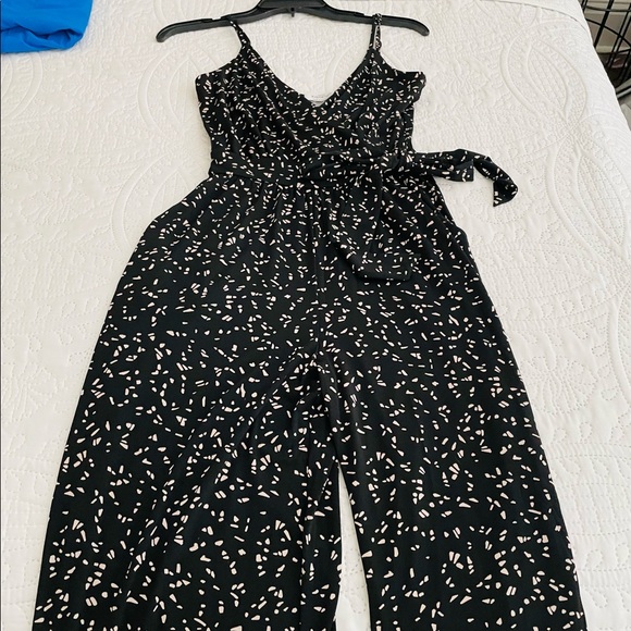 Brand new pant romper, stitchfix, size XSP - Picture 4 of 4